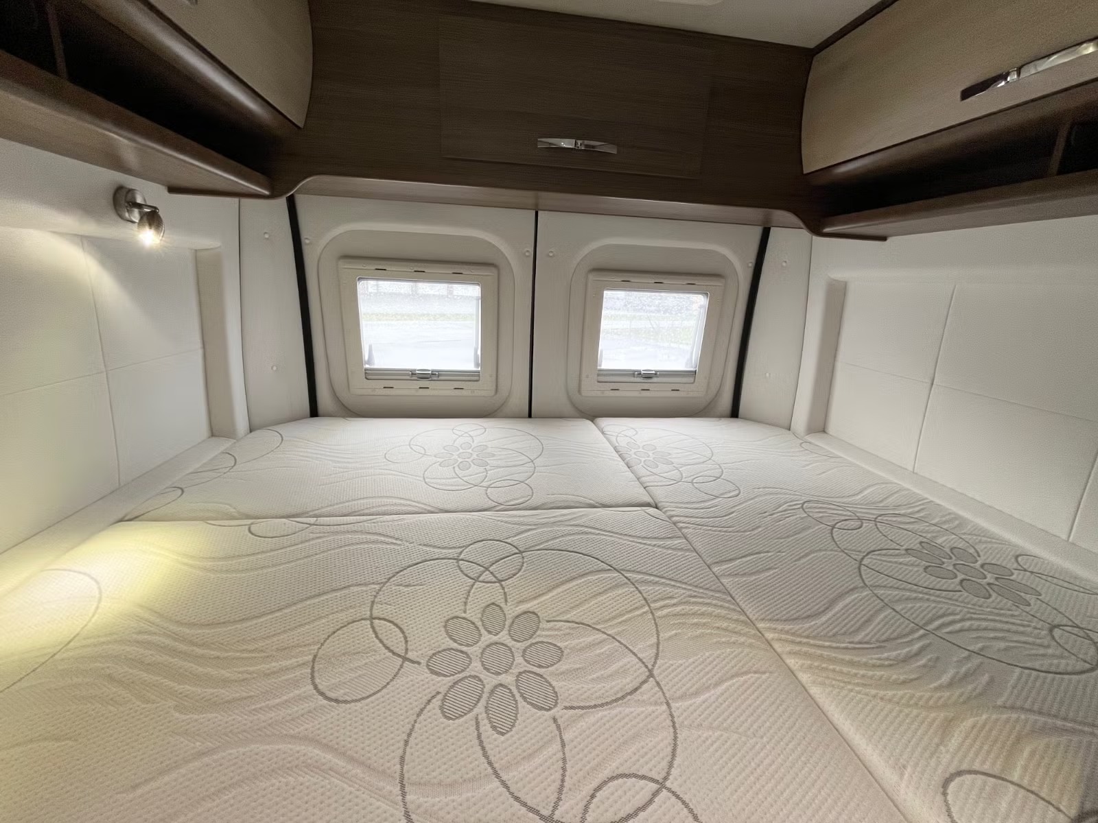 BRAVIA SWAN 599 - Image 17