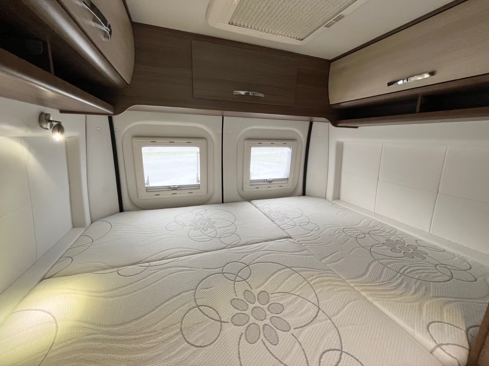 BRAVIA SWAN 599 - Image 18