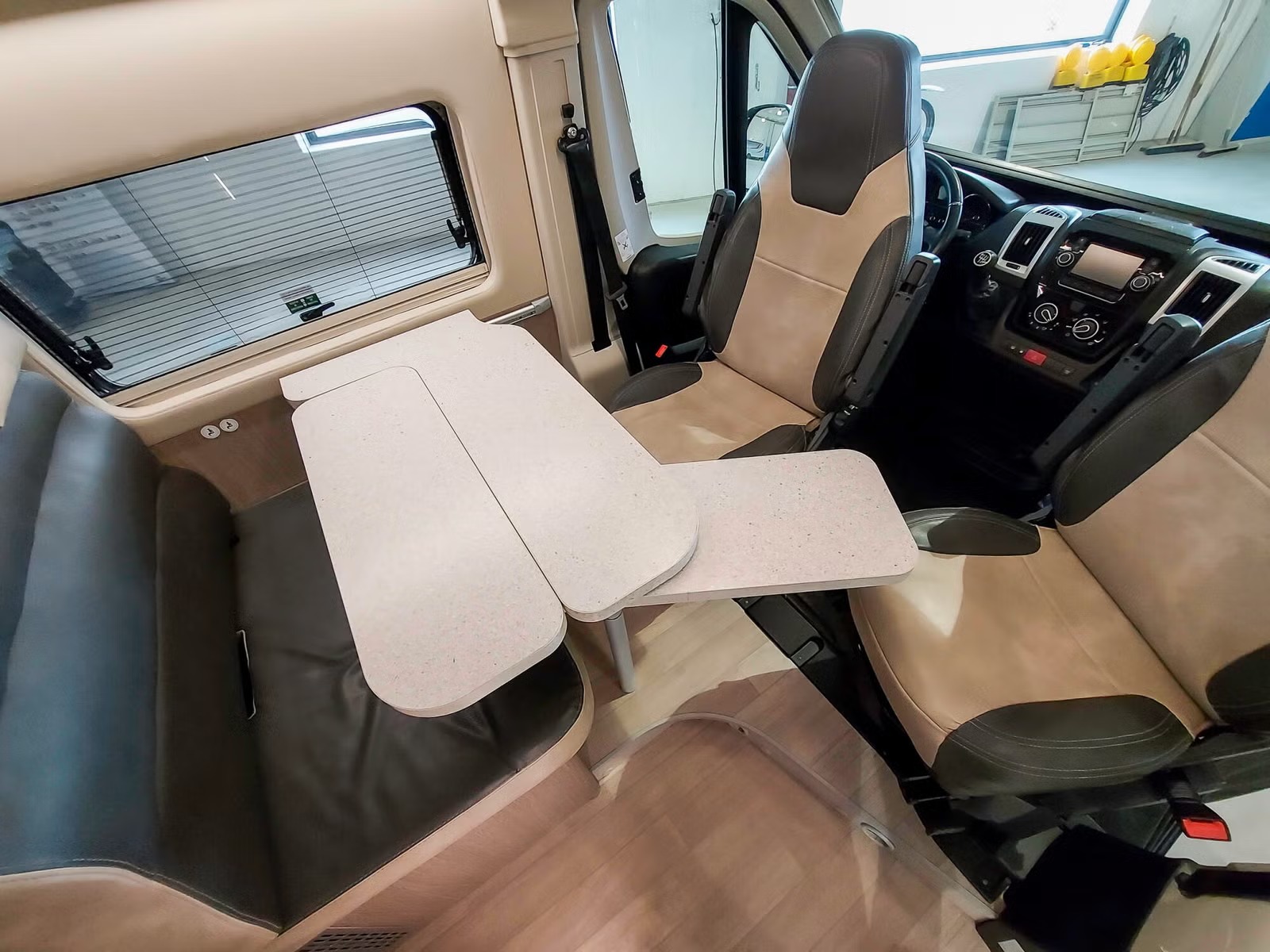 CHALLENGER V114 MAX PREMIUM BLACK EDITION - 04 COUCHAGES - Image 6