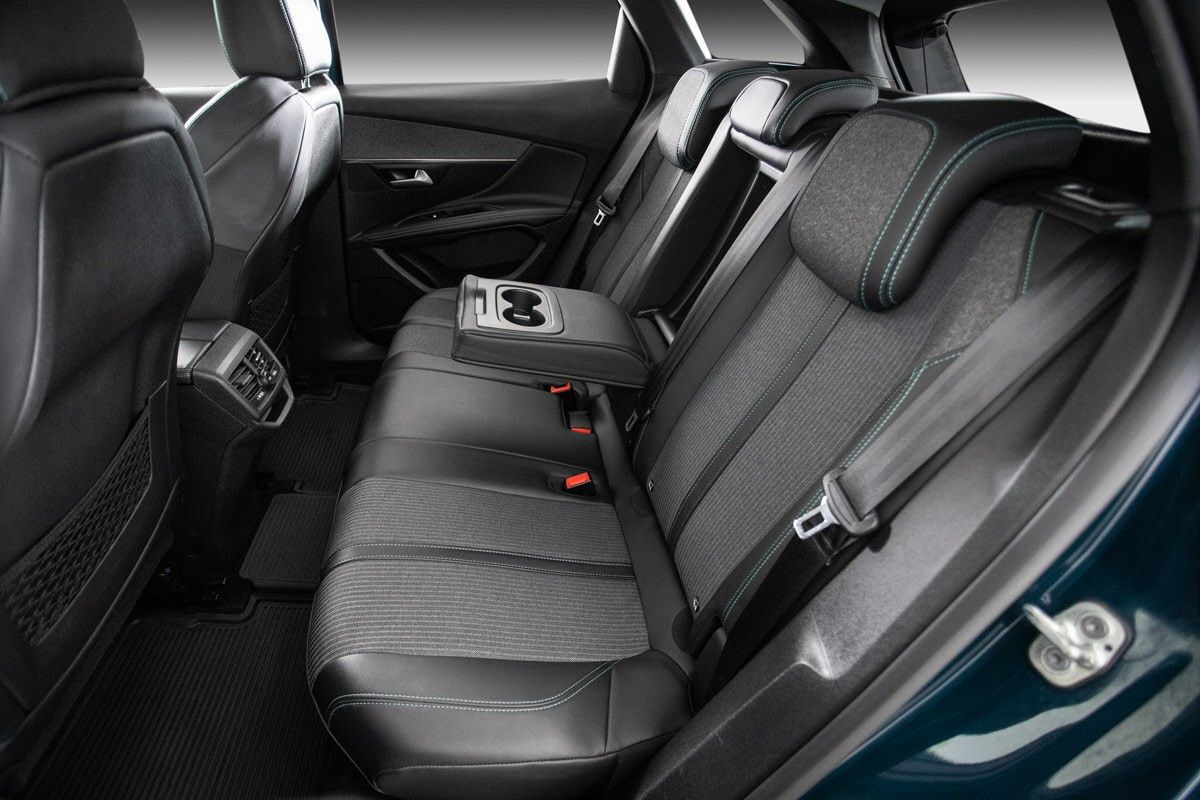 PEUGEOT 3008 ALLURE 1.5 BLUEHDI 130CH S&S ALLURE PACK EAT8 - Image 9