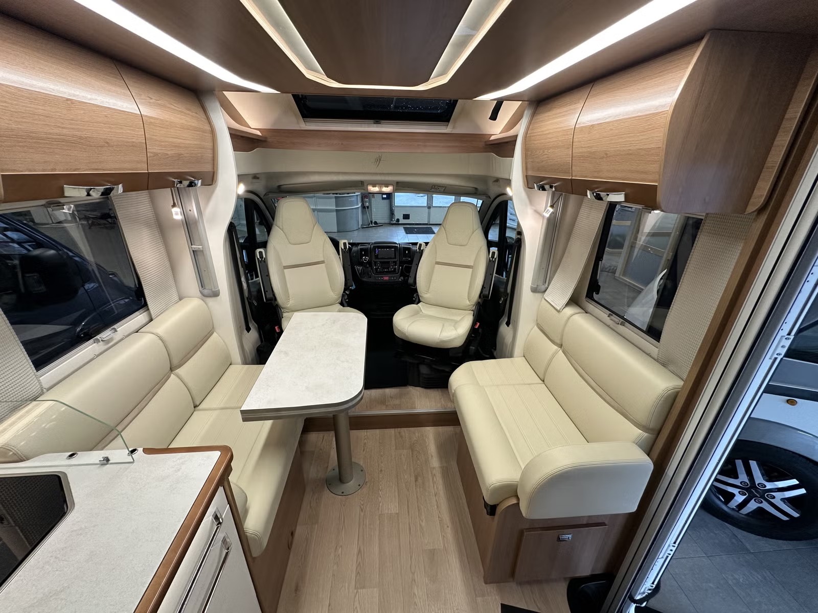 RAPIDO 696 F PREMIUM EDITION - Image 10