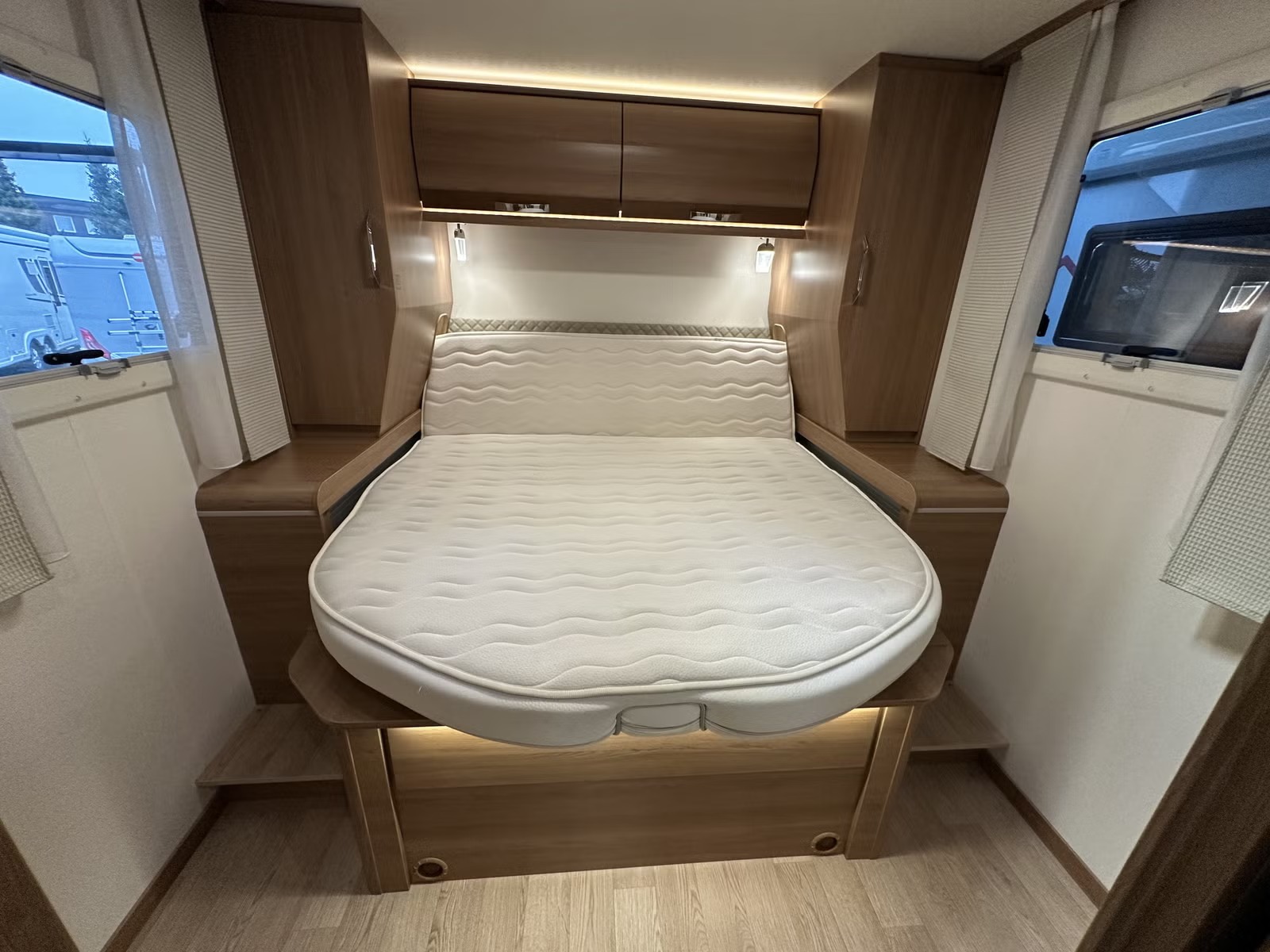 RAPIDO 696 F PREMIUM EDITION - Image 19