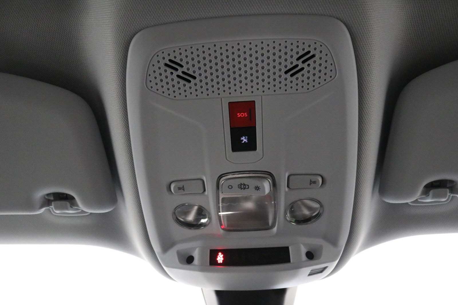 PEUGEOT 2008 1.5 BLUEHDI 130 S&S EAT8 ALLURE - Image 14