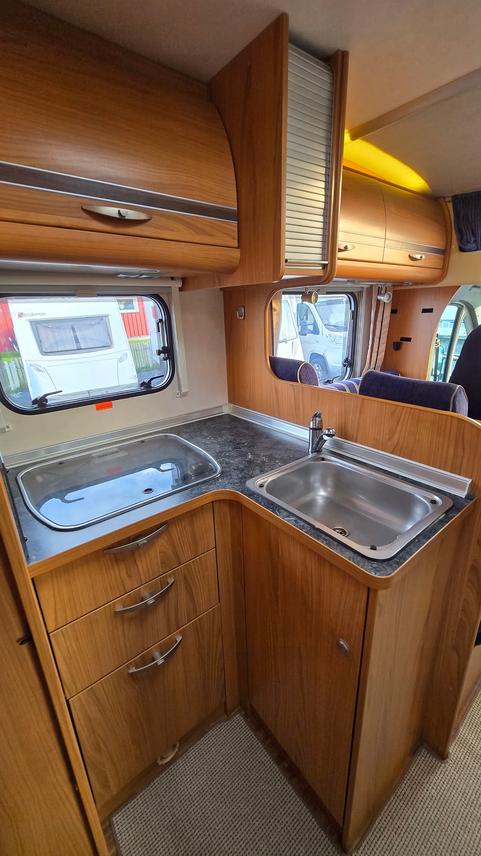 BÜRSTNER SOLANO T727 - Image 15