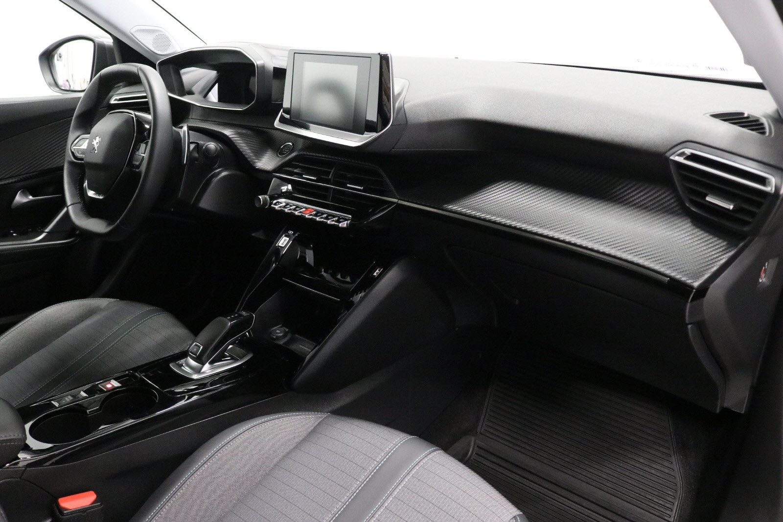 PEUGEOT 2008 1.5 BLUEHDI 130 S&S EAT8 ALLURE - Image 18