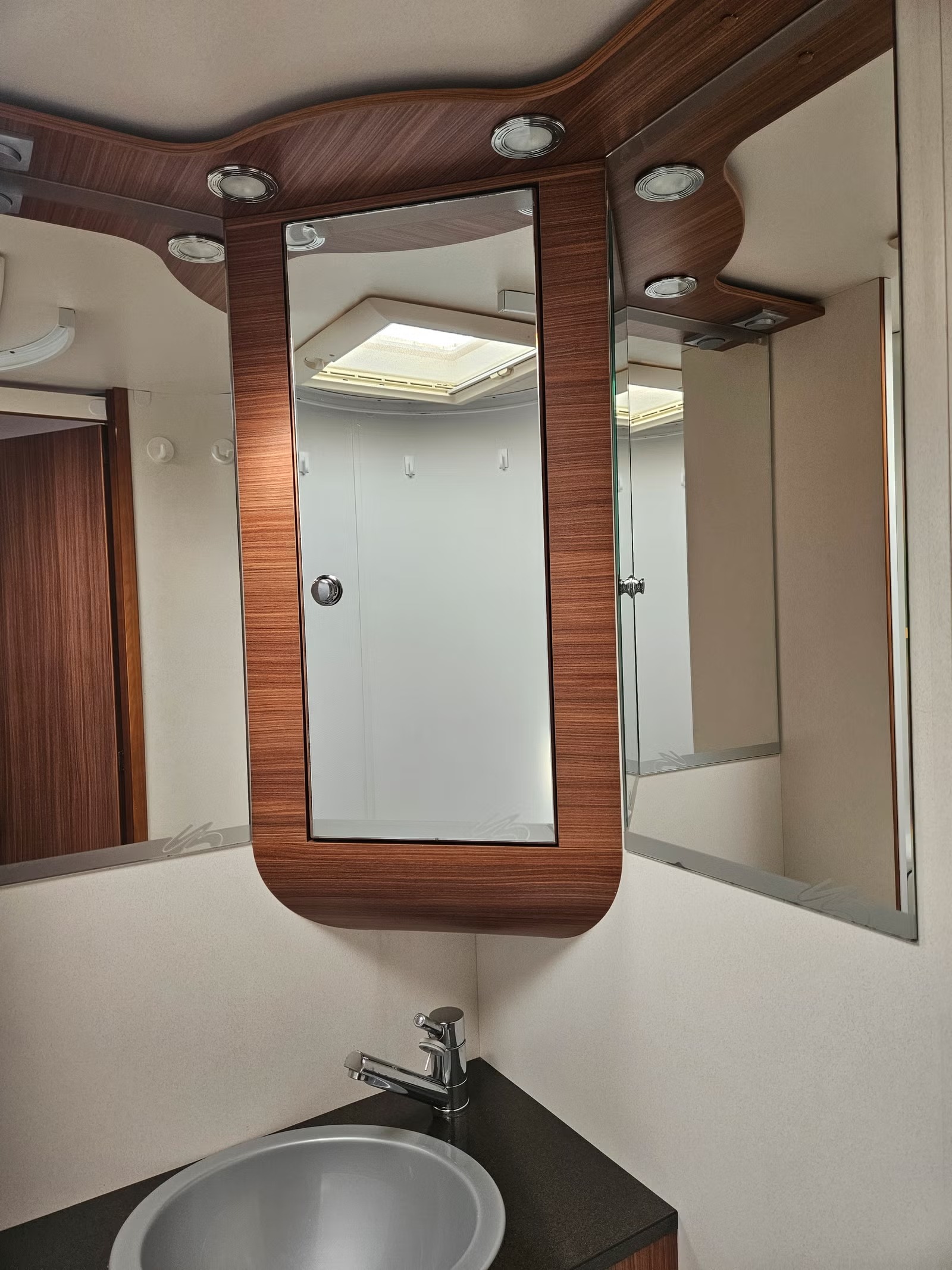 ADRIA MATRIX 680SP - Image 14