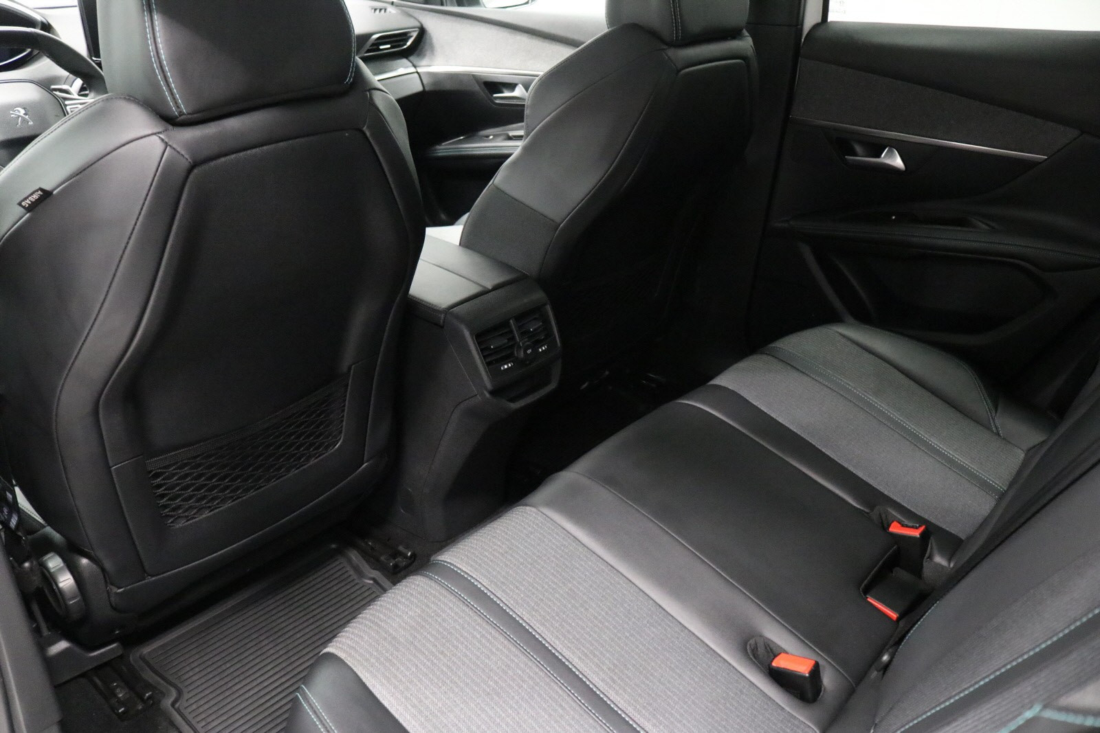 PEUGEOT 3008 II 1.5 BLUEHDI 130CH S&S ALLURE PACK EAT8 - Image 13