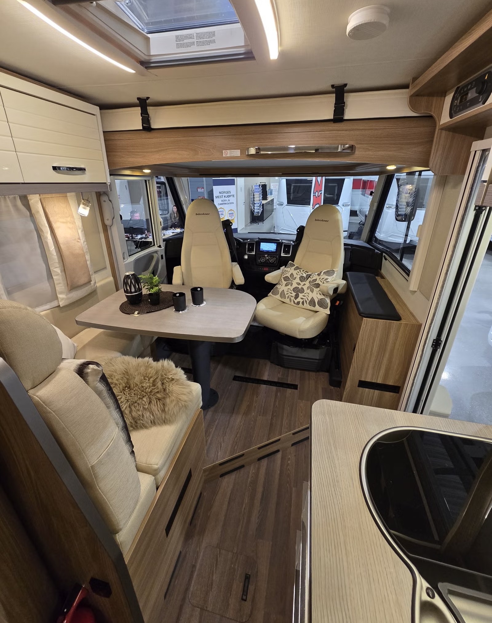 BÜRSTNER AVIANO 690 G - Image 9