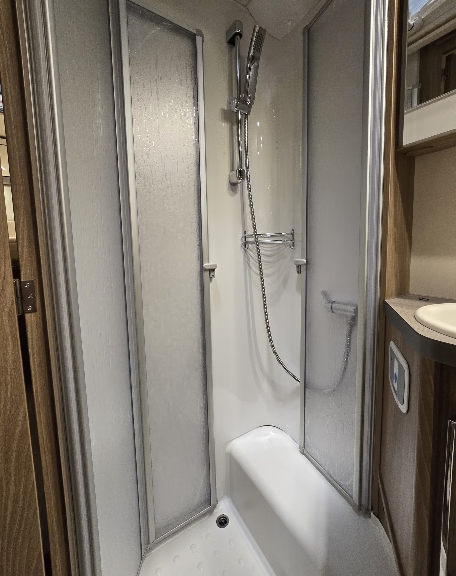 BÜRSTNER AVIANO 690 G - Image 12