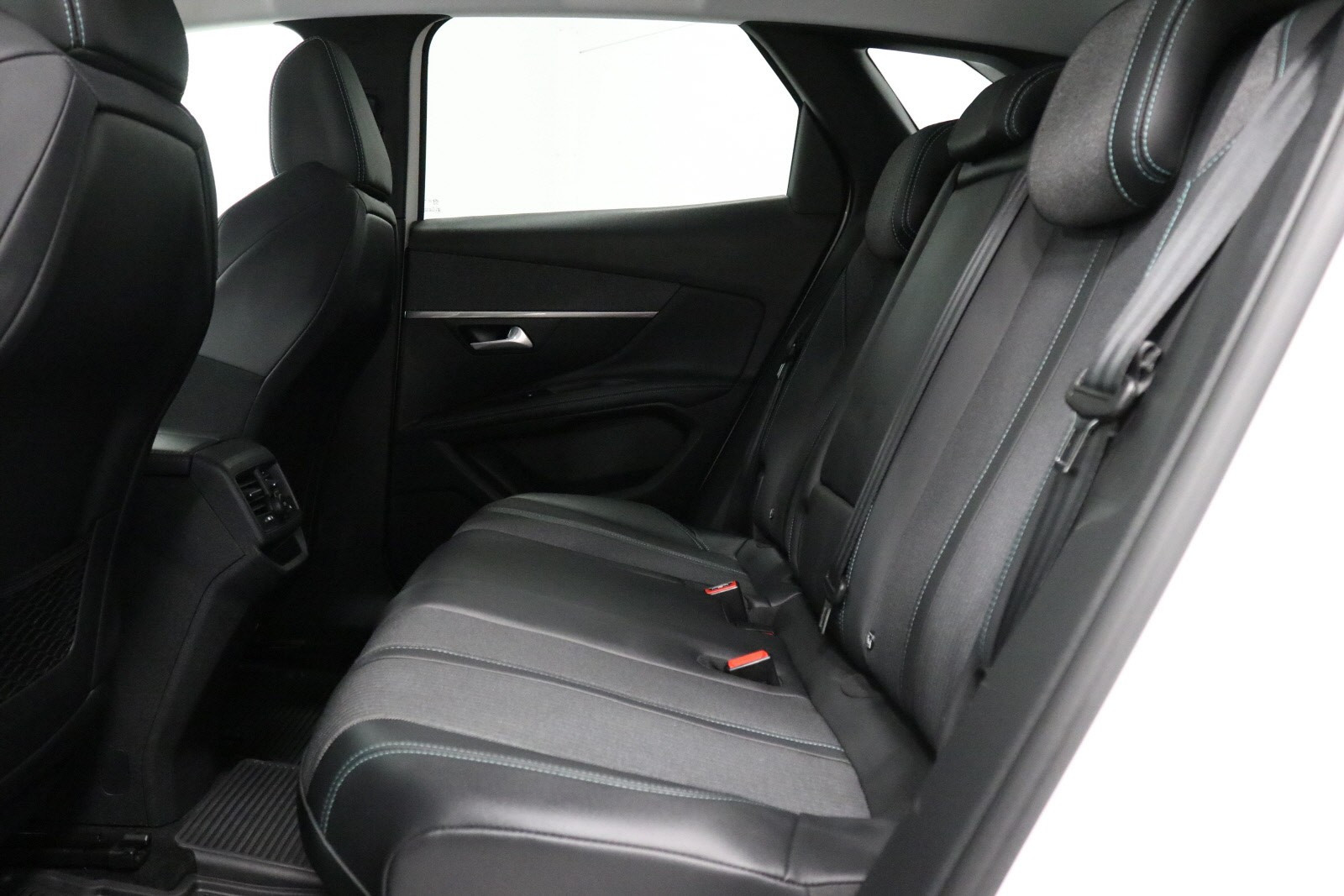 PEUGEOT 3008 II 1.5 BLUEHDI 130CH S&S ALLURE PACK EAT8 - Image 14