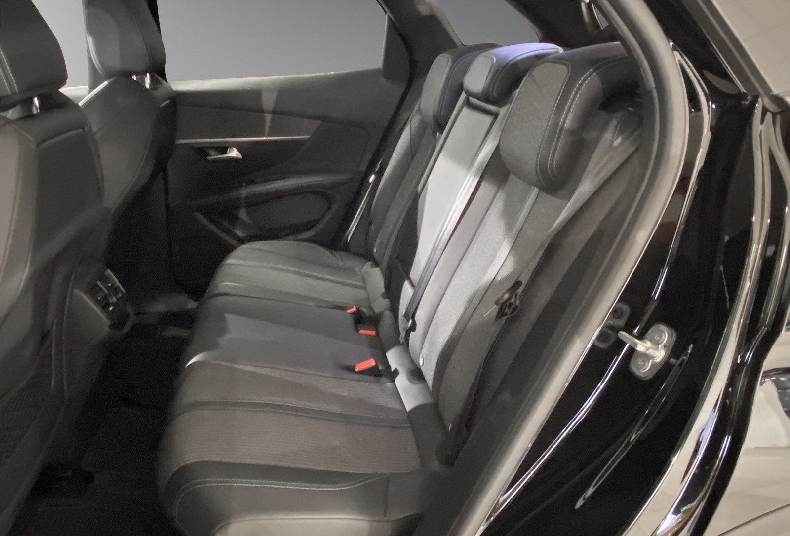 PEUGEOT 2008 1.5 BLUEHDI 130 S&S EAT8 ALLURE - Image 5