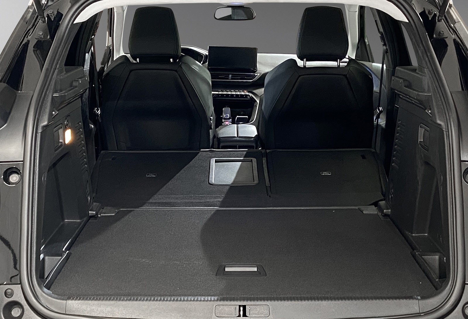 PEUGEOT 2008 1.5 BLUEHDI 130 S&S EAT8 ALLURE - Image 13