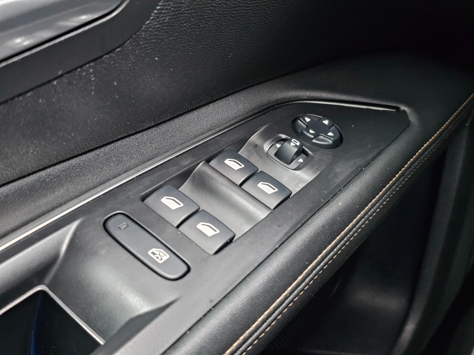 PEUGEOT 5008 II 1.5 BLUEHDI 130CH GT LINE S&S EAT8 - Image 11