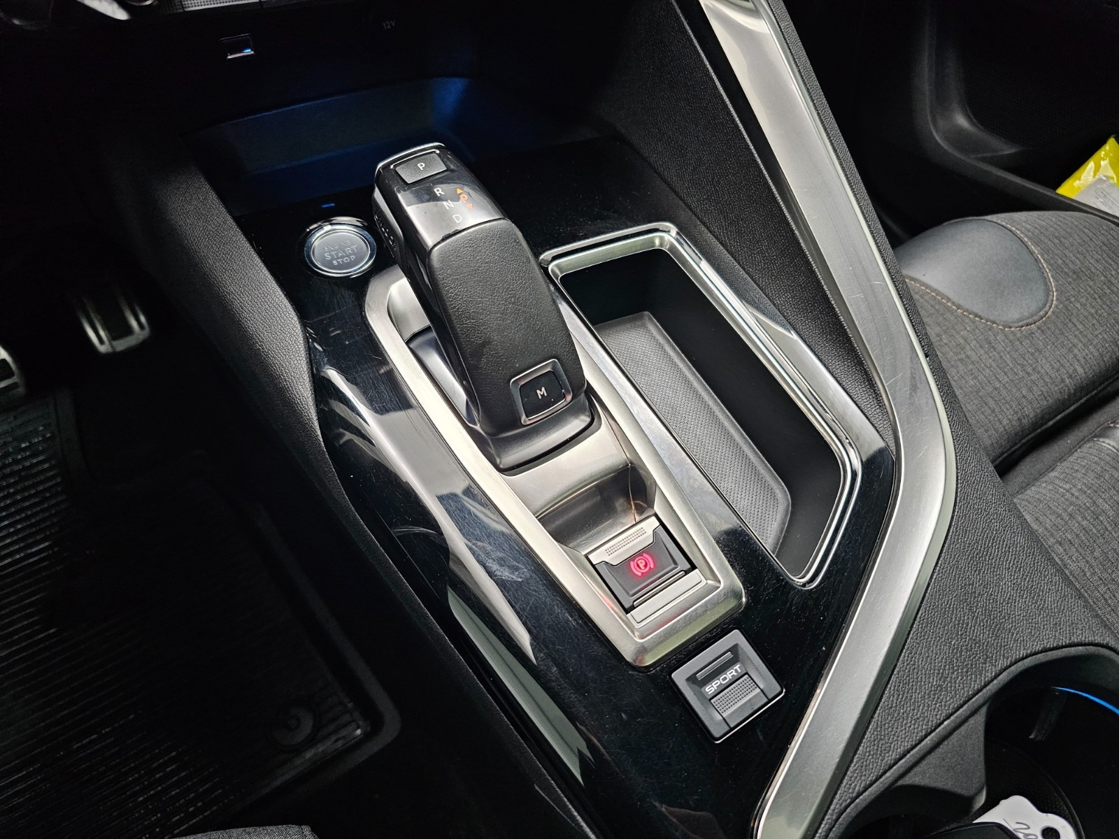 PEUGEOT 5008 II 1.5 BLUEHDI 130CH GT LINE S&S EAT8 - Image 14