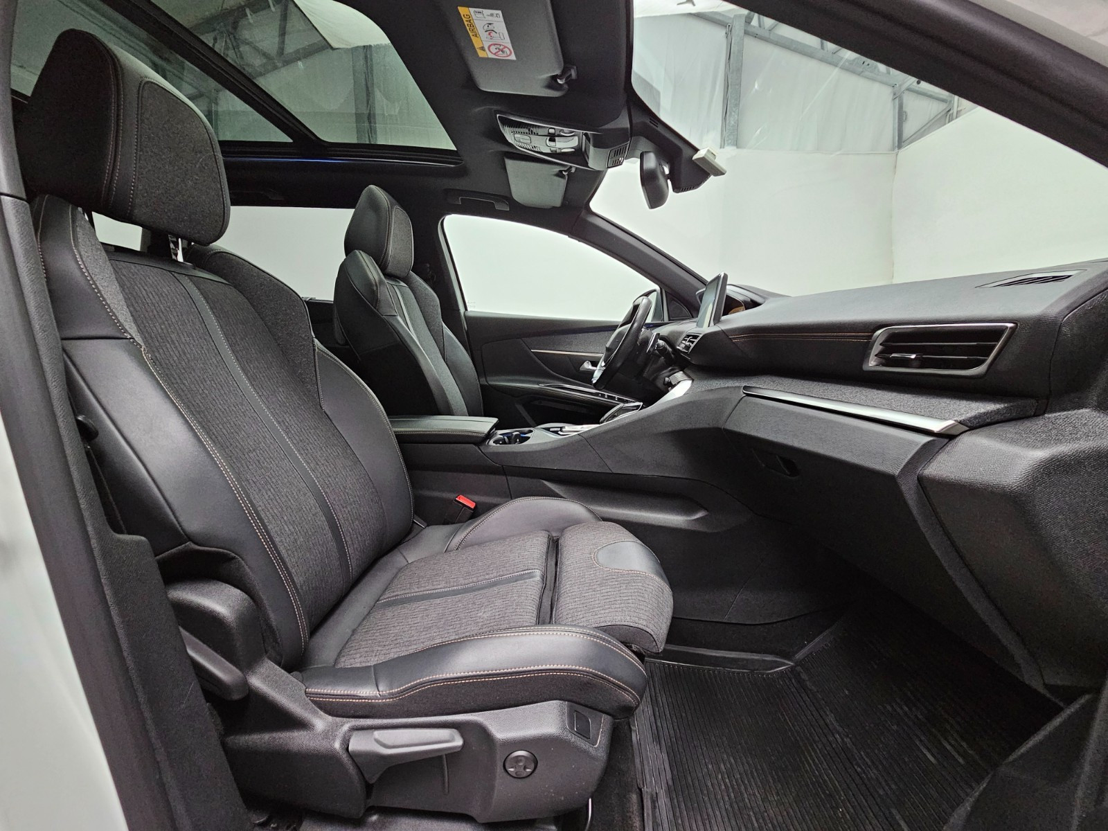 PEUGEOT 5008 II 1.5 BLUEHDI 130CH GT LINE S&S EAT8 - Image 17