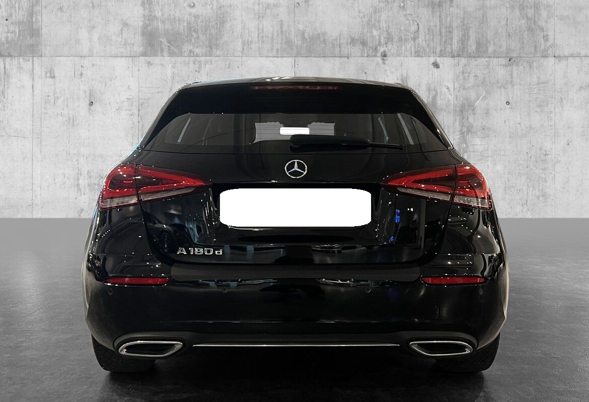 MERCEDES-BENZ CLASSE A IV 180D 116CH AMG LINE 8G-DCT - Image 12