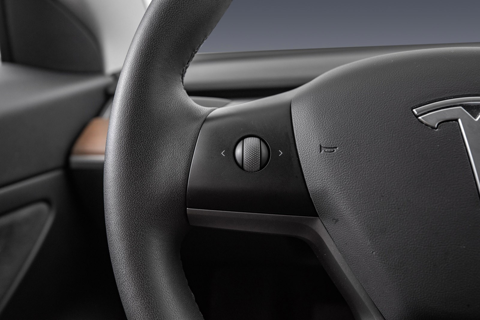 TESLA MODEL 3 LONG RANGE DUAL MOTOR - Image 4