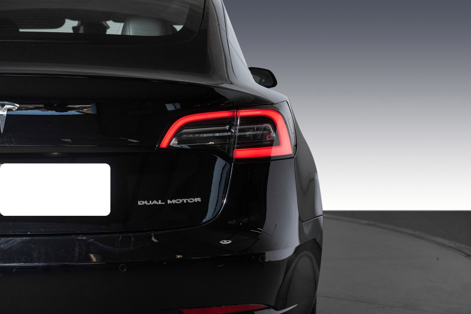 TESLA MODEL 3 LONG RANGE DUAL MOTOR - Image 8