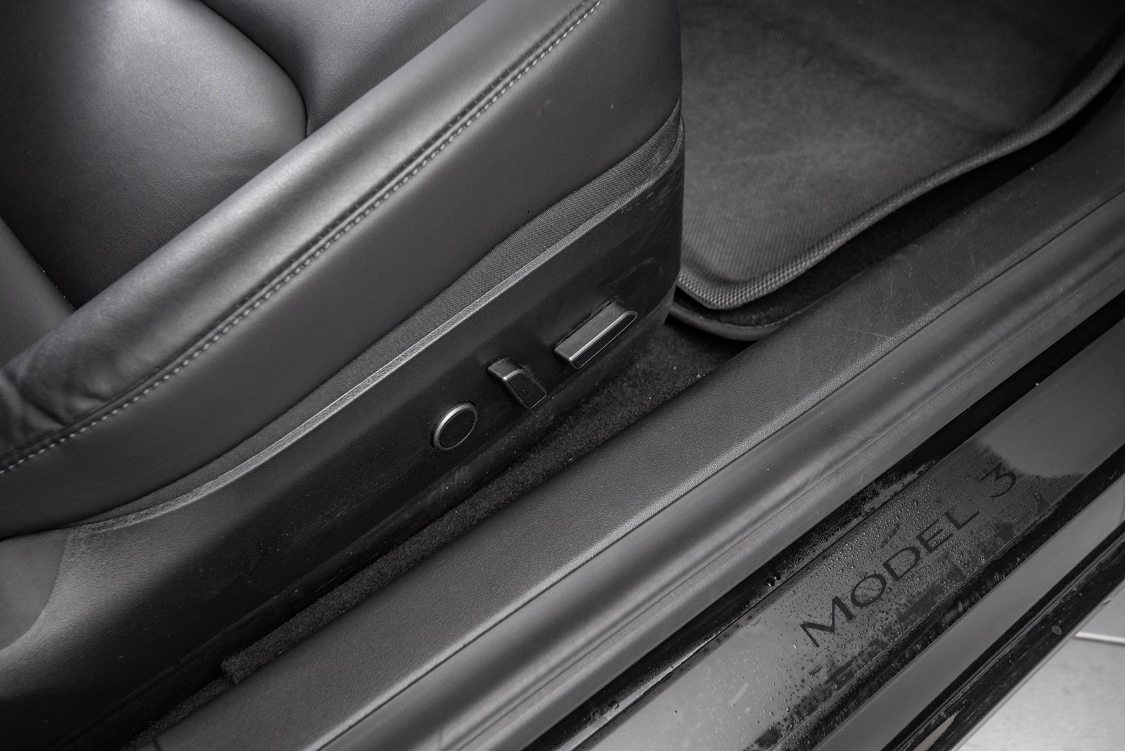 TESLA MODEL 3 LONG RANGE DUAL MOTOR - Image 11