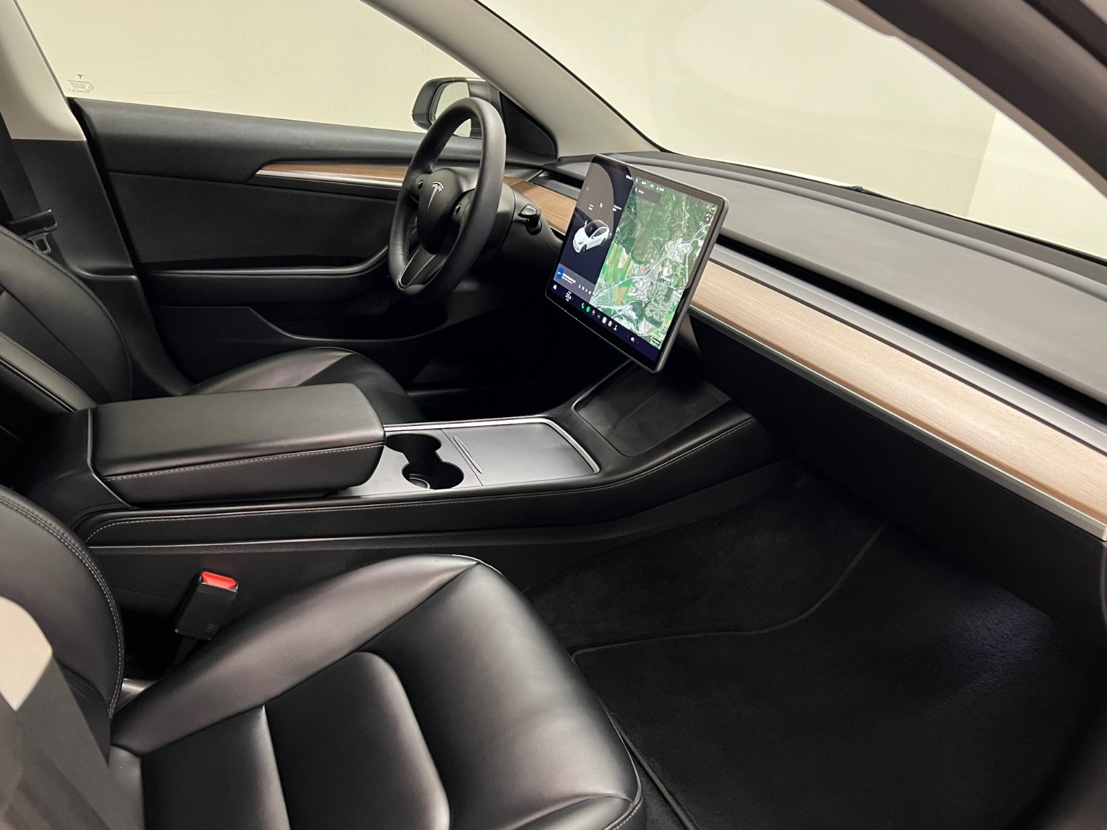 TESLA MODEL 3 LONG RANGE DUAL MOTOR - Image 8