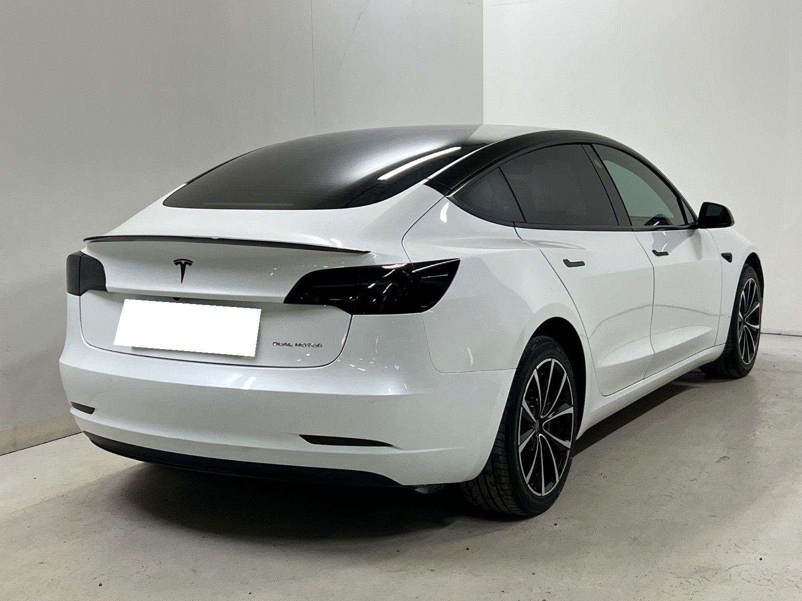 TESLA MODEL 3 LONG RANGE DUAL MOTOR - Image 4