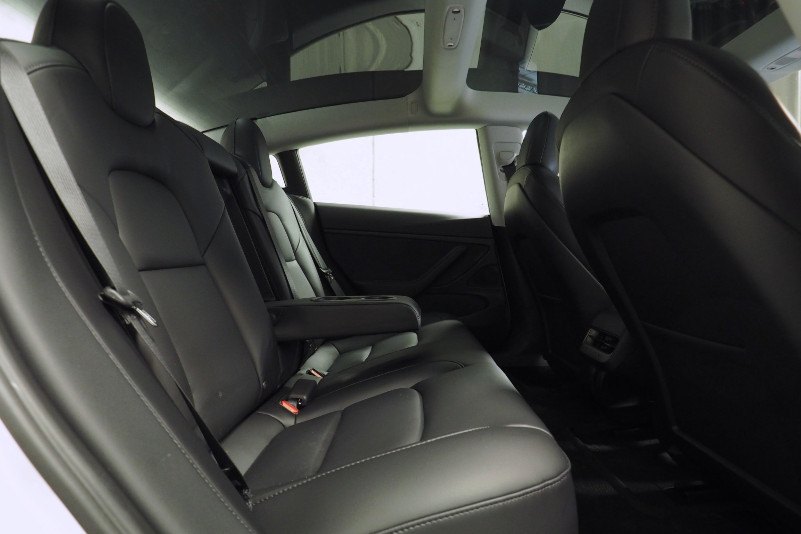 TESLA MODEL 3 LONG RANGE DUAL MOTOR - Image 4