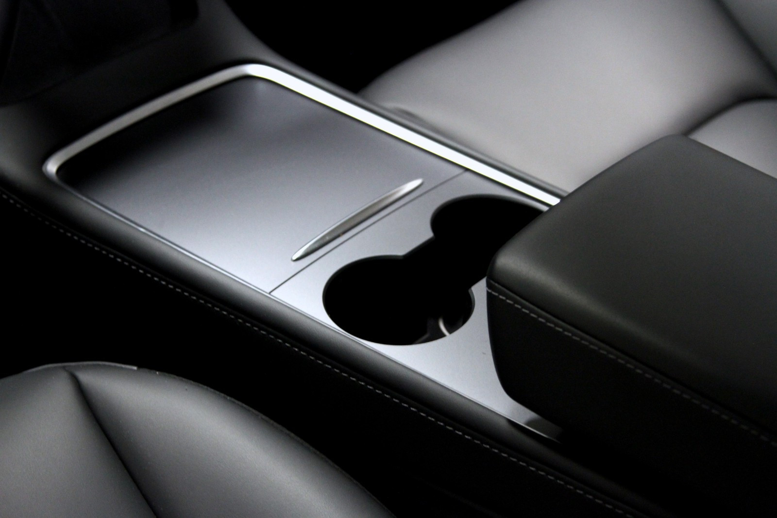 TESLA MODEL 3 LONG RANGE DUAL MOTOR - Image 10