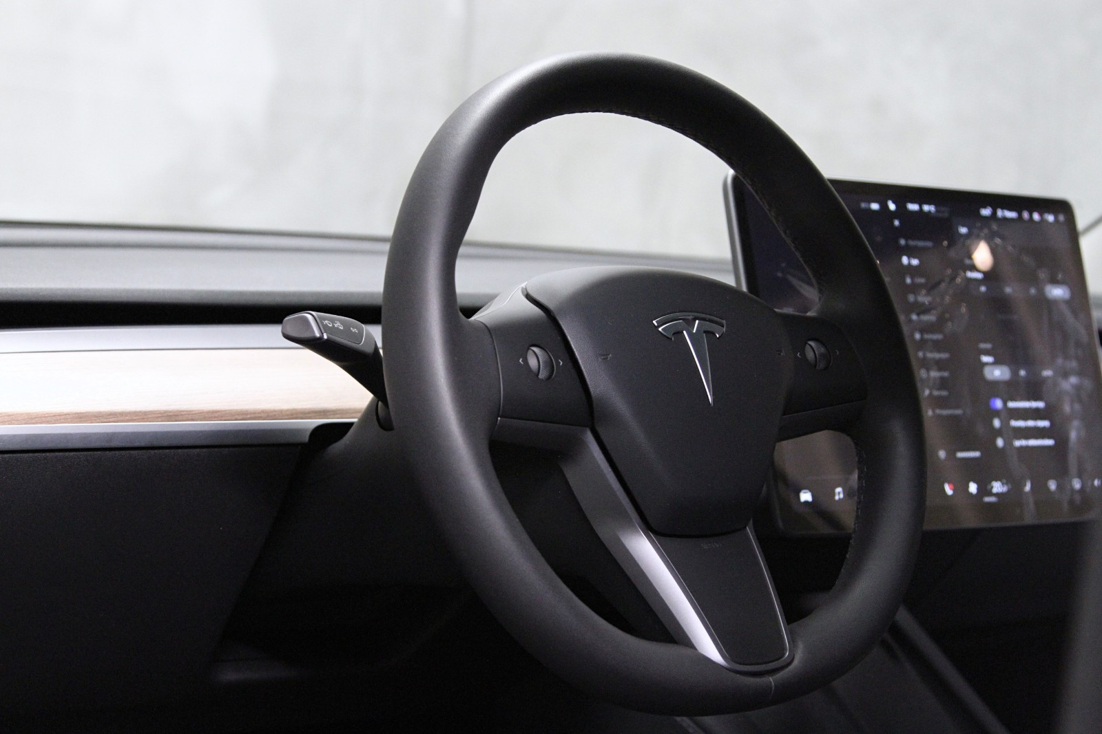 TESLA MODEL 3 LONG RANGE DUAL MOTOR - Image 14