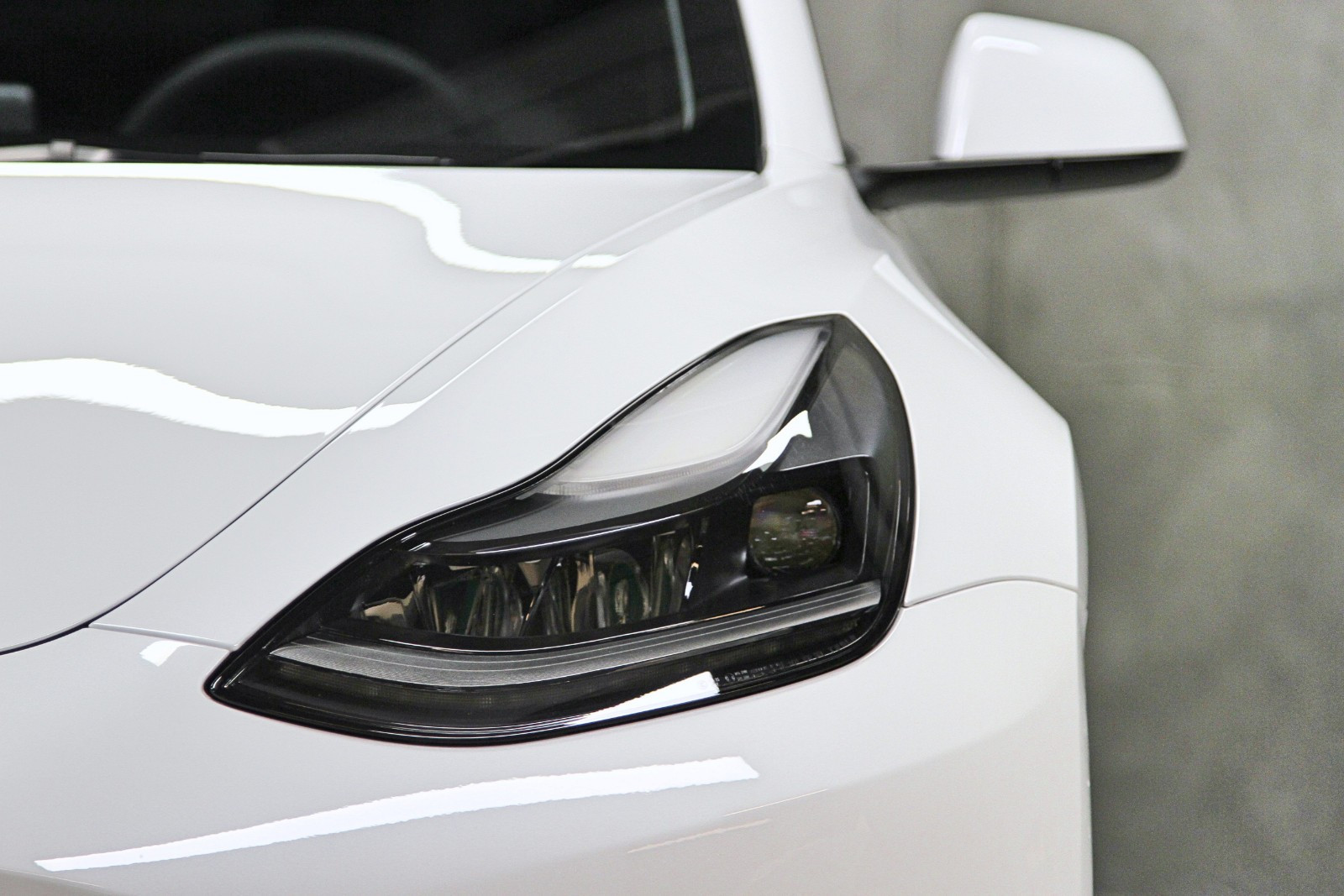 TESLA MODEL 3 LONG RANGE DUAL MOTOR - Image 17