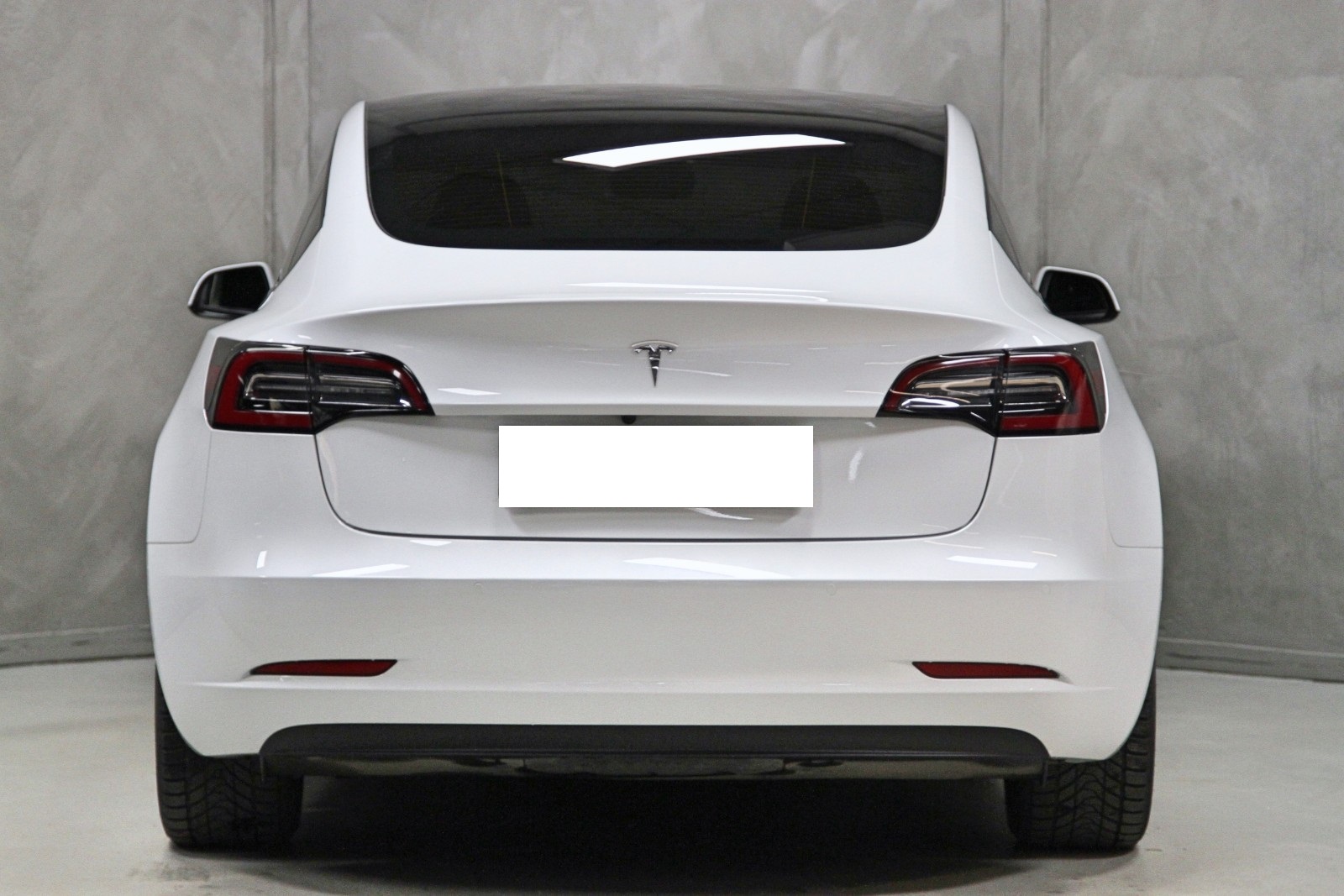 TESLA MODEL 3 LONG RANGE DUAL MOTOR - Image 18